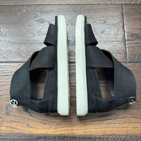 Wishbone Black Perforated Sandals with Rubber Soles - Picture 4 of 9